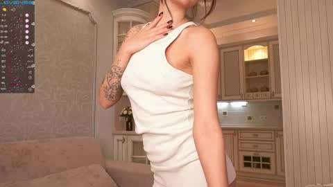 Snapshot of lynnalltop chatting on 02-14-25, 01:51 Natasha online show from 02-14-25, 01:51