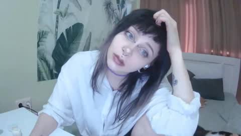 Kira online show from 09-09-25, 01:32