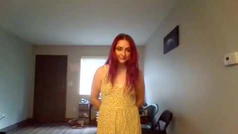 Lynn  online show from 06-19-26, 03:49