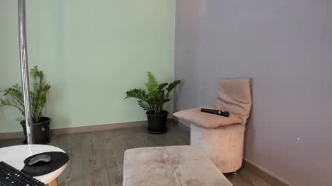 Snapshot of lynnsam_ chatting on 02-08-25, 01:11 lynnsam_ online show from 02-08-25, 01:11