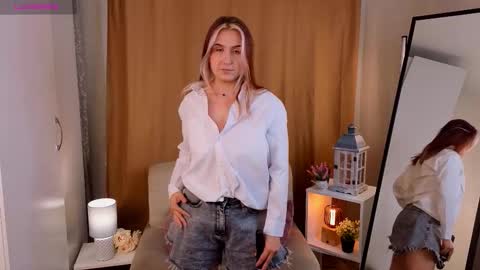 Emma online show from 09-15-25, 04:18