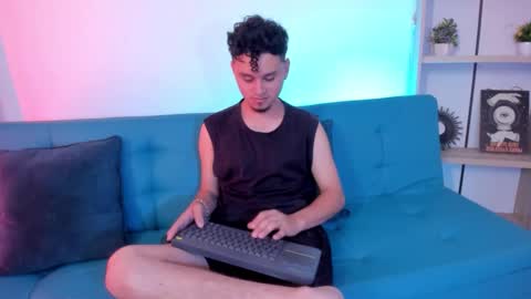 Andrew online show from 09-11-25, 03:23
