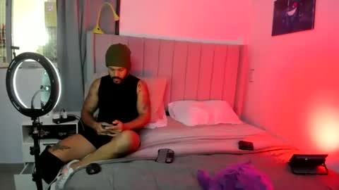 Snapshot of lyon_dark chatting on 01-06-26, 06:44 Lyon Dark online show from 01-06-26, 06:44