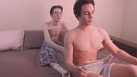 Snapshot of lyonfilm chatting on 12-14-24, 07:25 KennyEliot online show from 12-14-24, 07:25