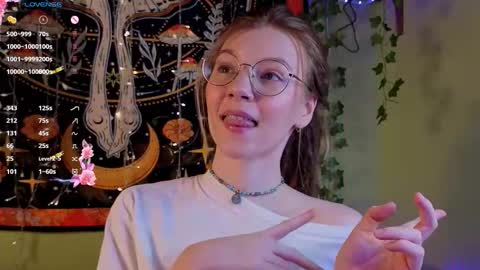 Lyra online show from 11-18-25, 12:05