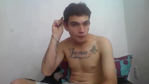 Snapshot of m0ntana777 chatting on 10-20-25, 10:49 m0ntana777 online show from 10-20-25, 10:49