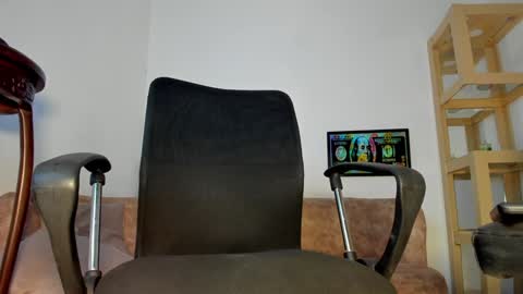 Snapshot of m1lk_choc chatting on 12-02-24, 05:26 Mila online show from 12-02-24, 05:26