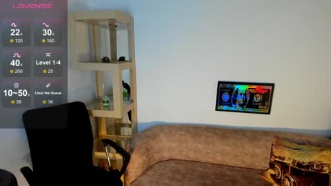 Snapshot of m1lk_choc chatting on 01-27-25, 02:13 Mila online show from 01-27-25, 02:13