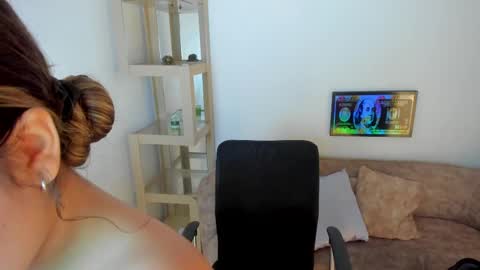 Snapshot of m1lk_choc chatting on 02-22-25, 02:30 Mila online show from 02-22-25, 02:30