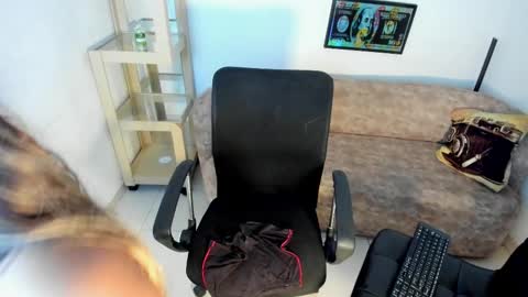 Snapshot of m1lk_choc chatting on 03-07-25, 05:49 Mila online show from 03-07-25, 05:49