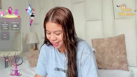 Snapshot of m1lk_choc chatting on 11-02-25, 03:36 Mila online show from 11-02-25, 03:36