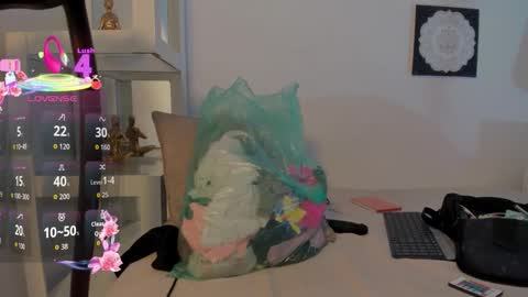 Mila online show from 01-15-26, 06:22