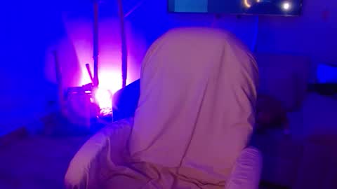 Snapshot of m33li chatting on 02-11-26, 02:49 Meli online show from 02-11-26, 02:49