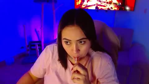 Snapshot of m33li chatting on 02-22-26, 08:07 Meli online show from 02-22-26, 08:07