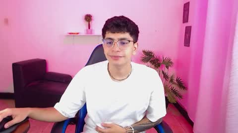 Max online show from 04-08-26, 01:55