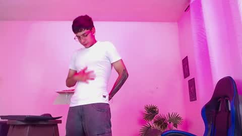 Max online show from 04-09-26, 02:00