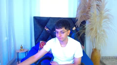 Max online show from 04-17-26, 02:20