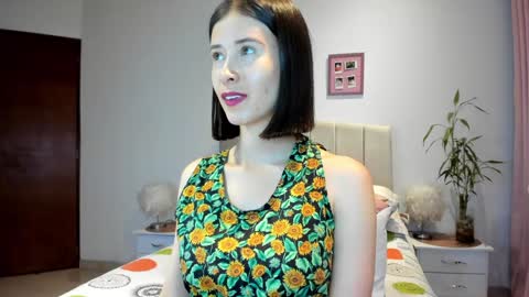 Snapshot of macarena_vallejo_ chatting on 12-05-24, 01:36 Macarena online show from 12-05-24, 01:36