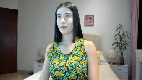 Macarena online show from 04-12-26, 02:49