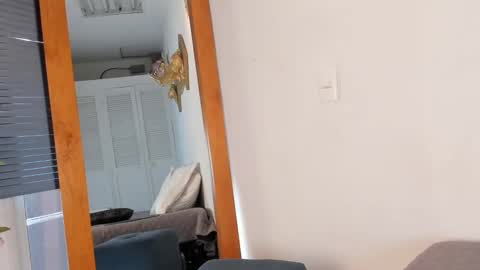 Macarena  online show from 10-08-25, 09:01