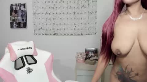 Snapshot of macdelice chatting on 12-26-24, 03:59 Mac Delice online show from 12-26-24, 03:59