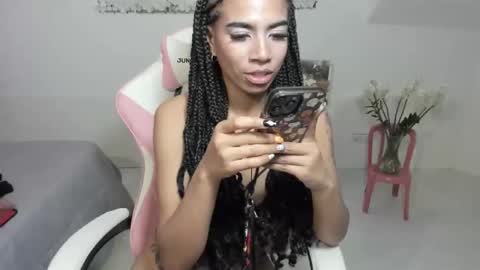 Snapshot of macdelice chatting on 02-22-25, 09:01 Mac Delice online show from 02-22-25, 09:01