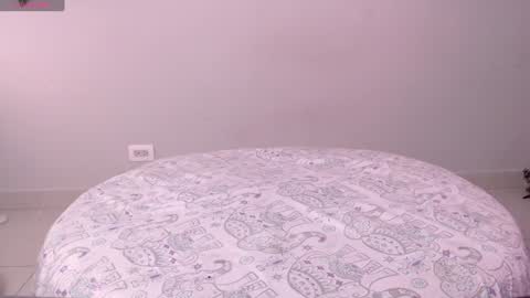 Snapshot of macey_hairy chatting on 01-14-25, 01:06 Macey Elliot Modelo Independiente online show from 01-14-25, 01:06