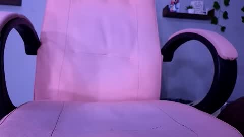 Snapshot of macey_hairy chatting on 09-18-25, 11:18 Macey Elliot Modelo Independiente online show from 09-18-25, 11:18