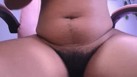 Snapshot of macey_hairy chatting on 10-31-25, 12:28 Macey Elliot Modelo Independiente online show from 10-31-25, 12:28