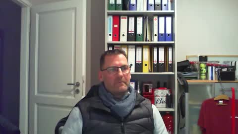 Snapshot of macfly67 chatting on 02-03-25, 04:41 macfly67 online show from 02-03-25, 04:41
