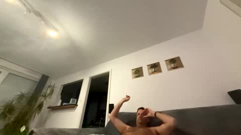 Snapshot of macfly67 chatting on 02-25-25, 05:19 macfly67 online show from 02-25-25, 05:19