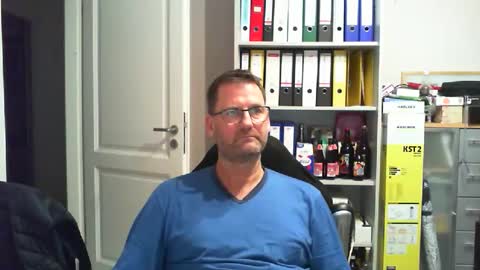 macfly67 online show from 11-18-25, 08:24