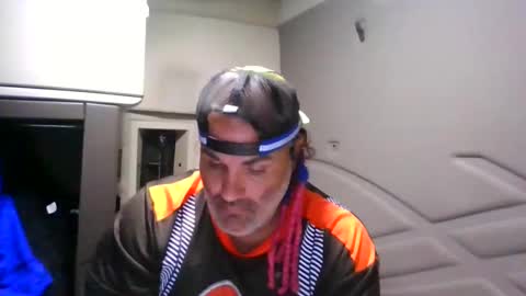 Snapshot of machuelbibliotecario chatting on 10-22-25, 04:24 machu el bibliotecario online show from 10-22-25, 04:24