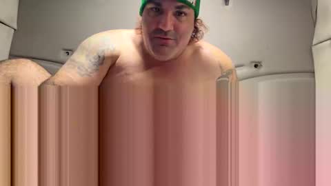 Snapshot of machuelbibliotecario chatting on 12-17-25, 04:40 machu el bibliotecario online show from 12-17-25, 04:40