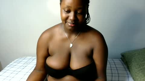 Snapshot of macie_smith chatting on 03-19-26, 05:44 smith online show from 03-19-26, 05:44