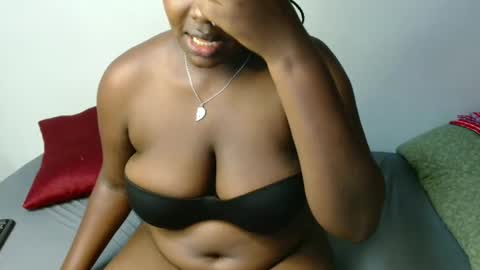 Snapshot of macie_smith chatting on 03-22-26, 04:10 smith online show from 03-22-26, 04:10