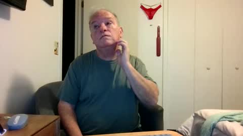 Snapshot of mackdocc001 chatting on 04-06-26, 11:22 mackdocc001 online show from 04-06-26, 11:22