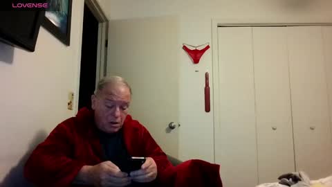 Snapshot of mackdocc001 chatting on 04-10-26, 11:15 mackdocc001 online show from 04-10-26, 11:15