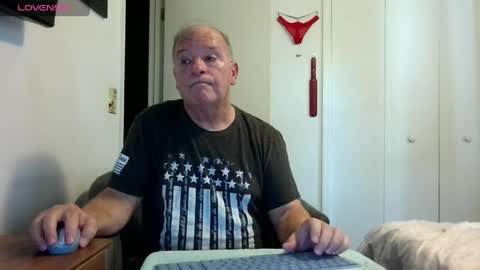 Snapshot of mackdocc001 chatting on 04-13-26, 02:22 mackdocc001 online show from 04-13-26, 02:22