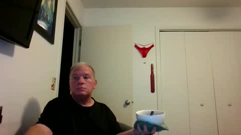 Snapshot of mackdocc001 chatting on 04-15-26, 06:48 mackdocc001 online show from 04-15-26, 06:48
