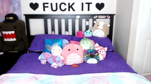 Mackenzie Wolfe online show from 01-04-25, 09:32