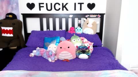 Mackenzie Wolfe online show from 09-23-25, 06:16