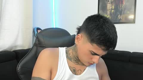 Snapshot of mad_maxxx1 chatting on 01-19-25, 03:53 max online show from 01-19-25, 03:53