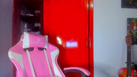 Snapshot of madam_sativa chatting on 09-27-25, 12:26 di online show from 09-27-25, 12:26