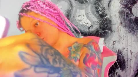 Snapshot of madam_sativa chatting on 10-02-25, 06:26 di online show from 10-02-25, 06:26