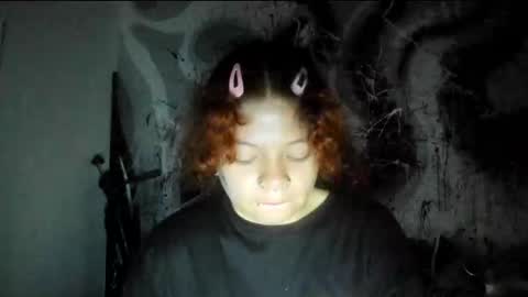 Snapshot of madam_sativa chatting on 10-17-25, 06:54 di online show from 10-17-25, 06:54