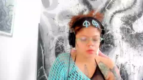 Snapshot of madam_sativa chatting on 10-30-25, 06:08 di online show from 10-30-25, 06:08