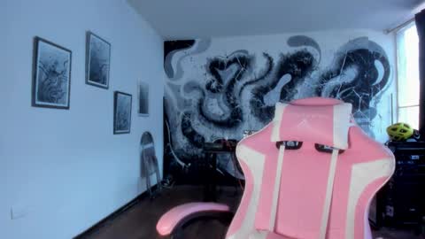 Snapshot of madam_sativa chatting on 11-05-25, 08:09 di online show from 11-05-25, 08:09