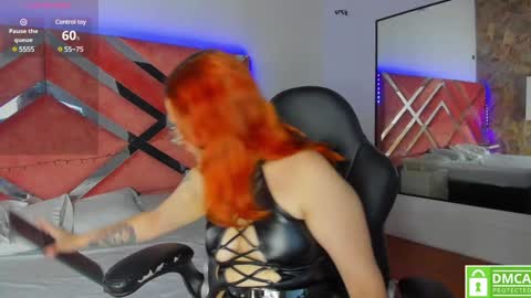 Snapshot of madame_ibby chatting on 12-28-24, 07:43 madame ibby online show from 12-28-24, 07:43