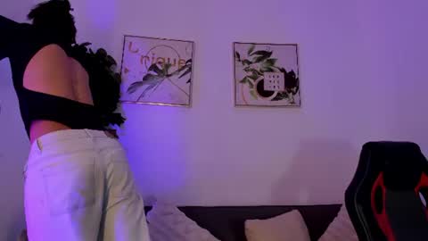 Snapshot of maddie_ray_ chatting on 06-19-26, 11:36 Maddie Ray online show from 06-19-26, 11:36